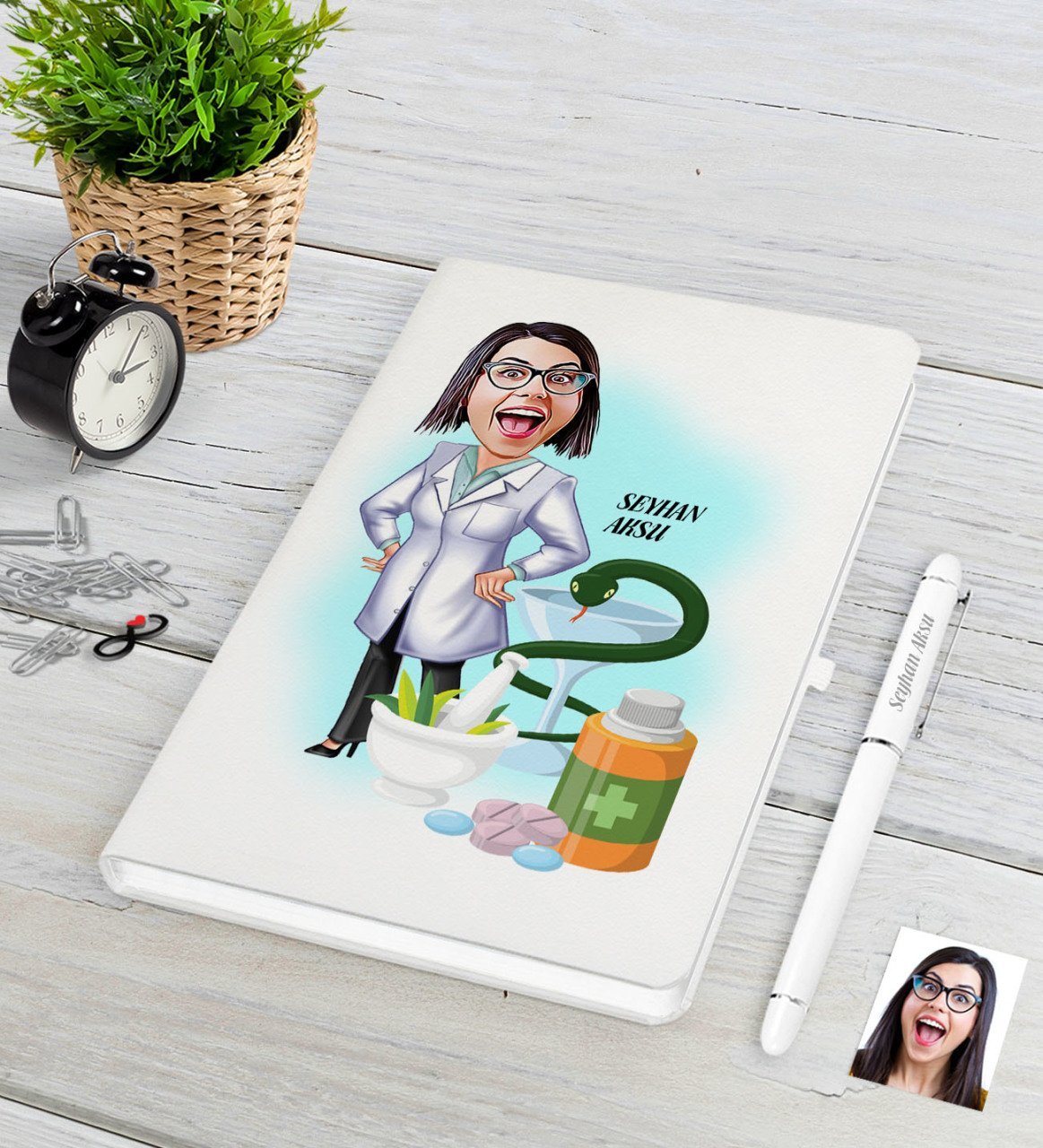 Kişiye Özel Bayan Eczacı Karikatürlü Beyaz Defter Kalem Seti-2