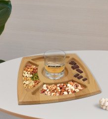 Kişiye Özel İsimli Alcohol Company Tasarımlı Viski Bardağı ve Doğal Masif Ahşap 4 Bölmeli Sunum Tabağı Çerezlik Hediye Seti