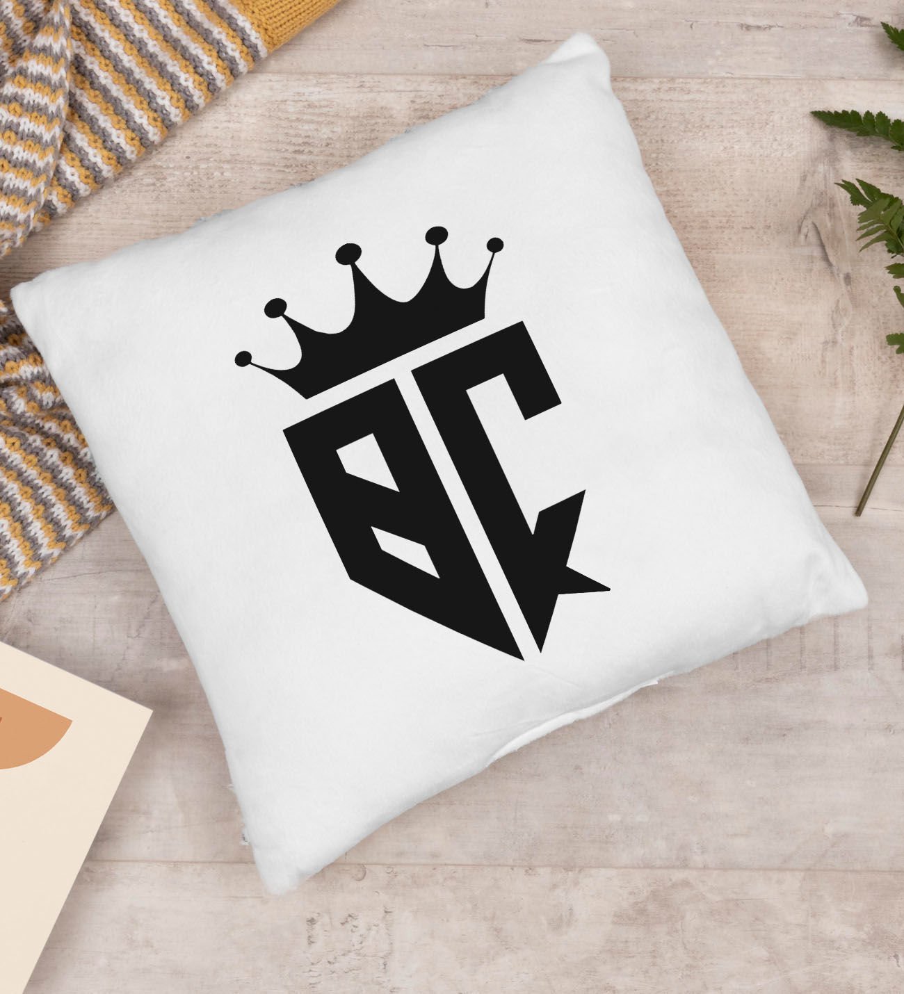 BK Gift Kişiye Özel Monogram Harfli Beyaz Yastık, Monogram Logo Harf, Monogram, Baş Harfli, Ev ve Ofis Hediyesi
