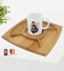 Kişiye Özel Baba Oğul Karikatürlü Beyaz Kupa ve Doğal Masif Ahşap 4 Bölmeli Sunum Tabağı Çerezlik Hediye Seti-4