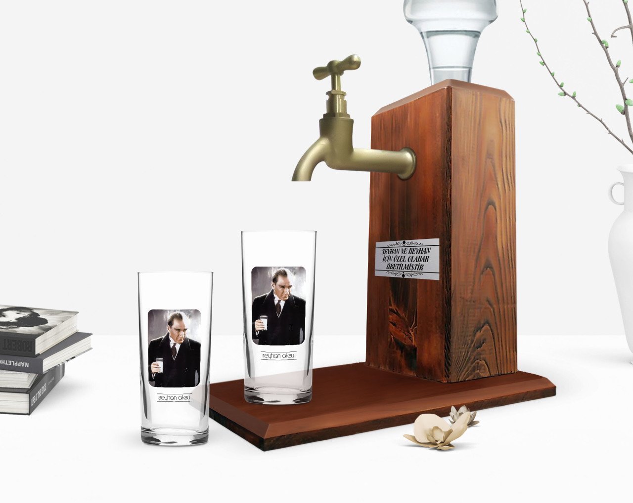 Kişiye Özel Renkli Baskılı Atatürk Temalı İkili Rakı Bardağı ve Ahşap Rakı Standı Hediye Seti-33