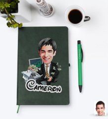Kişiye Özel Erkek Bankacı Karikatürlü Yeşil Termo Deri Defter Kalem Seti Model 3
