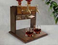BK Gift Kişiye Özel Kabartma İsimli Çift Musluklu Doğal Ahşap Viski Standı, İçki Standı, Doğum Günü Hediyesi, Ev Hediyesi, Erkek Hediye-29