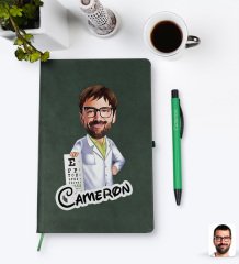Kişiye Özel Erkek Göz Doktoru Karikatürlü Yeşil Termo Deri Defter Kalem Seti Model 1