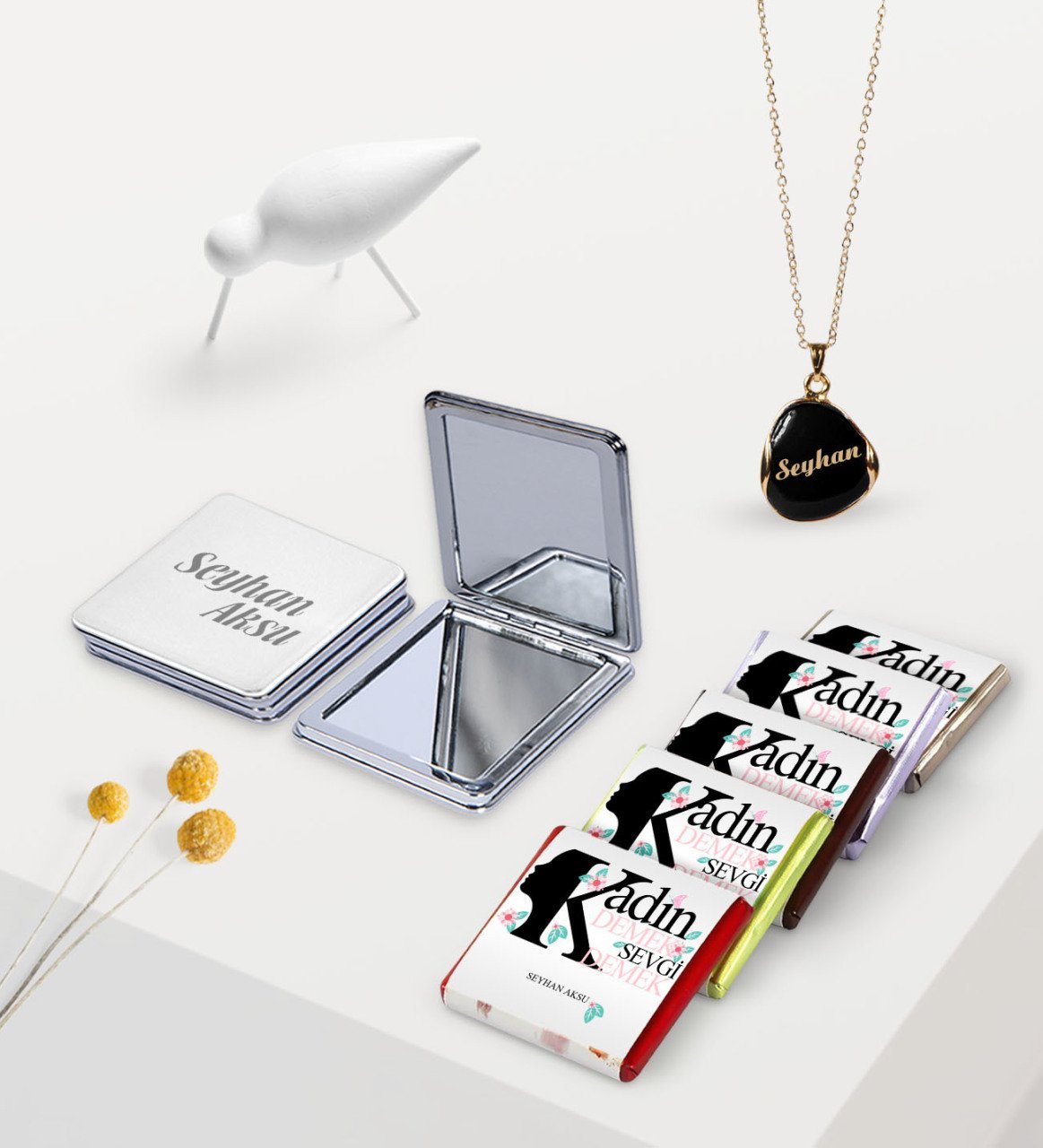 Kadınlara Özel İsimli Siyah Mineli Kolye Ayna Çikolata Hediye Seti - 4