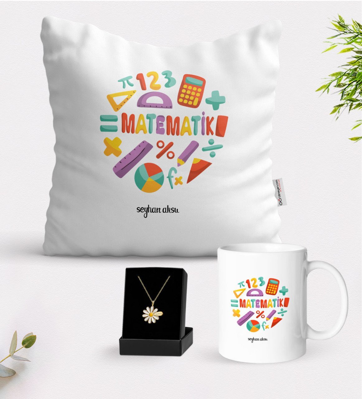 Kişiye Özel Matematik Öğretmeni Beyaz Kupa Yastık ve İsimli Papatya Kolye Hediye Seti-13