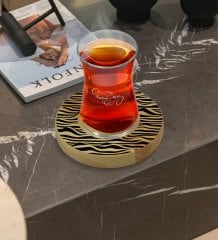 Kişiye Özel Modern Art Tasarımlı Doğal Ahşap Tabaklı Heybeli Çay Bardağı Model 18