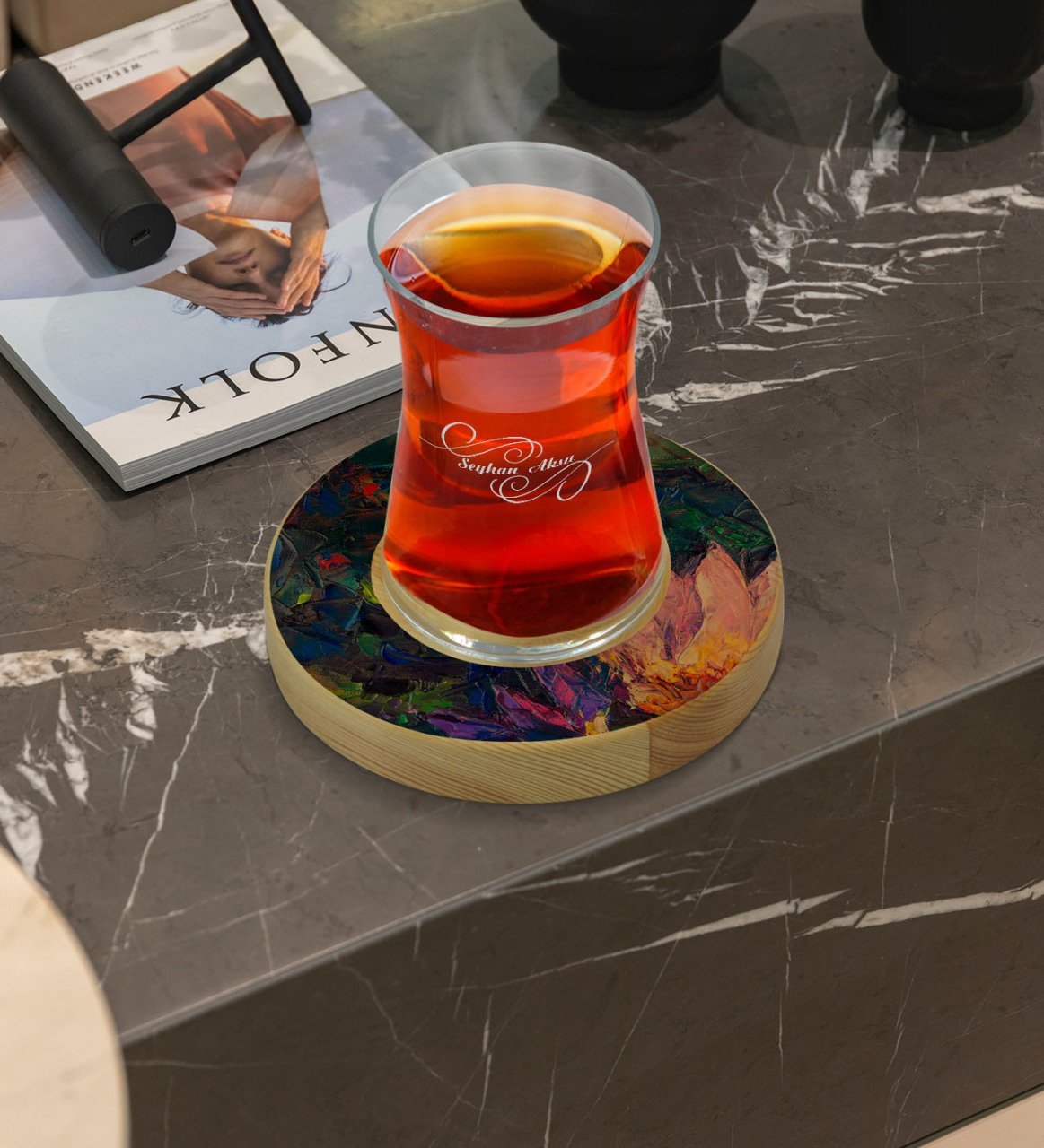 Kişiye Özel Modern Art Tasarımlı Doğal Ahşap Tabaklı Heybeli Çay Bardağı Model 20