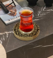 Kişiye Özel Retro Motif Tasarımlı Doğal Ahşap Tabaklı Heybeli Çay Bardağı Model 6