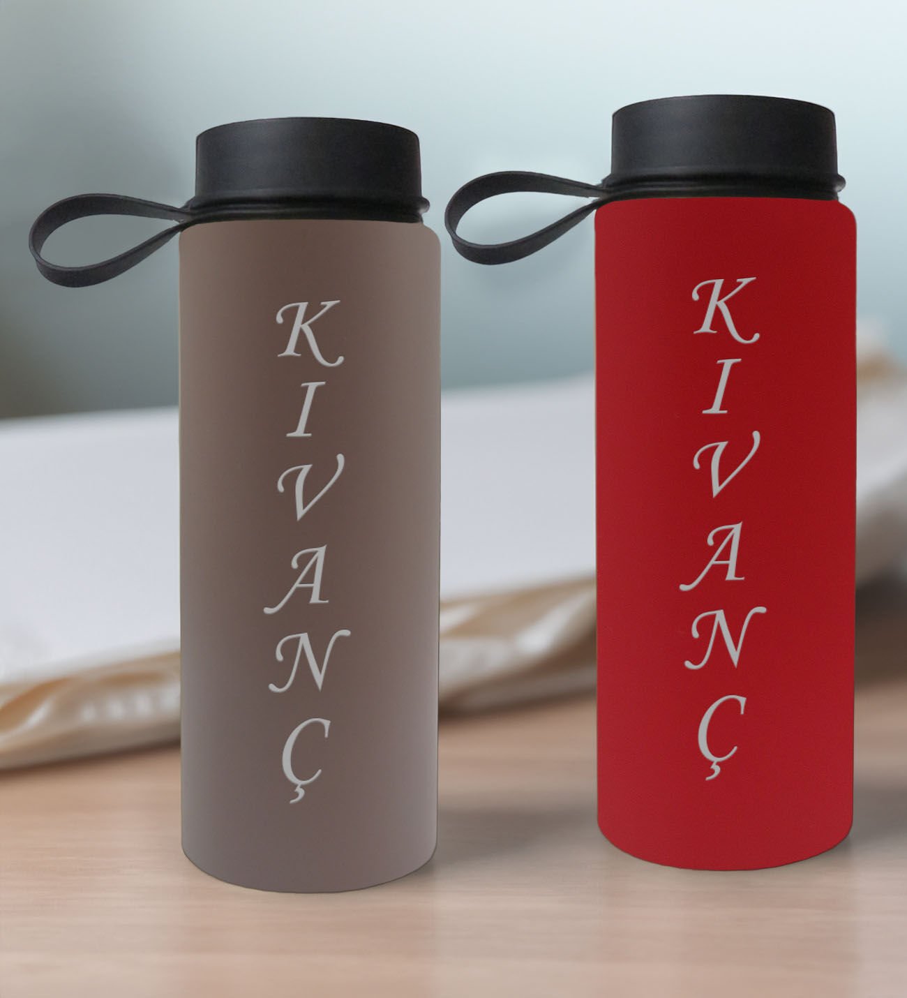 BK Gift Kişiye Özel İsimli 2’li Gri ve Kırmızı Cam Matara 500ml, Sevgiliye Hediye, İsimli Cam Matara, Sevgililer Günü