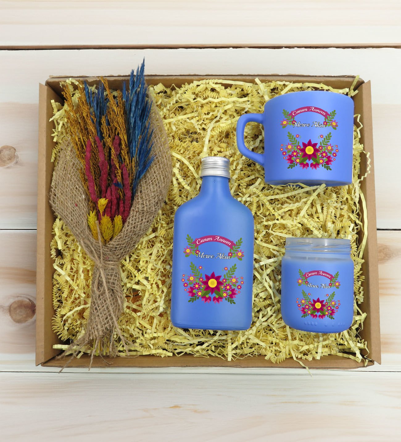 BK Gift Kişiye Özel İsimli DTF Anne Temalı Mavi Kahve Fincanı & Kolonya & Mum & El Yapımı Kuru Çiçek Buketi Hediye Seti-6, Anneye Hediye, Anneler Günü Hediyesi
