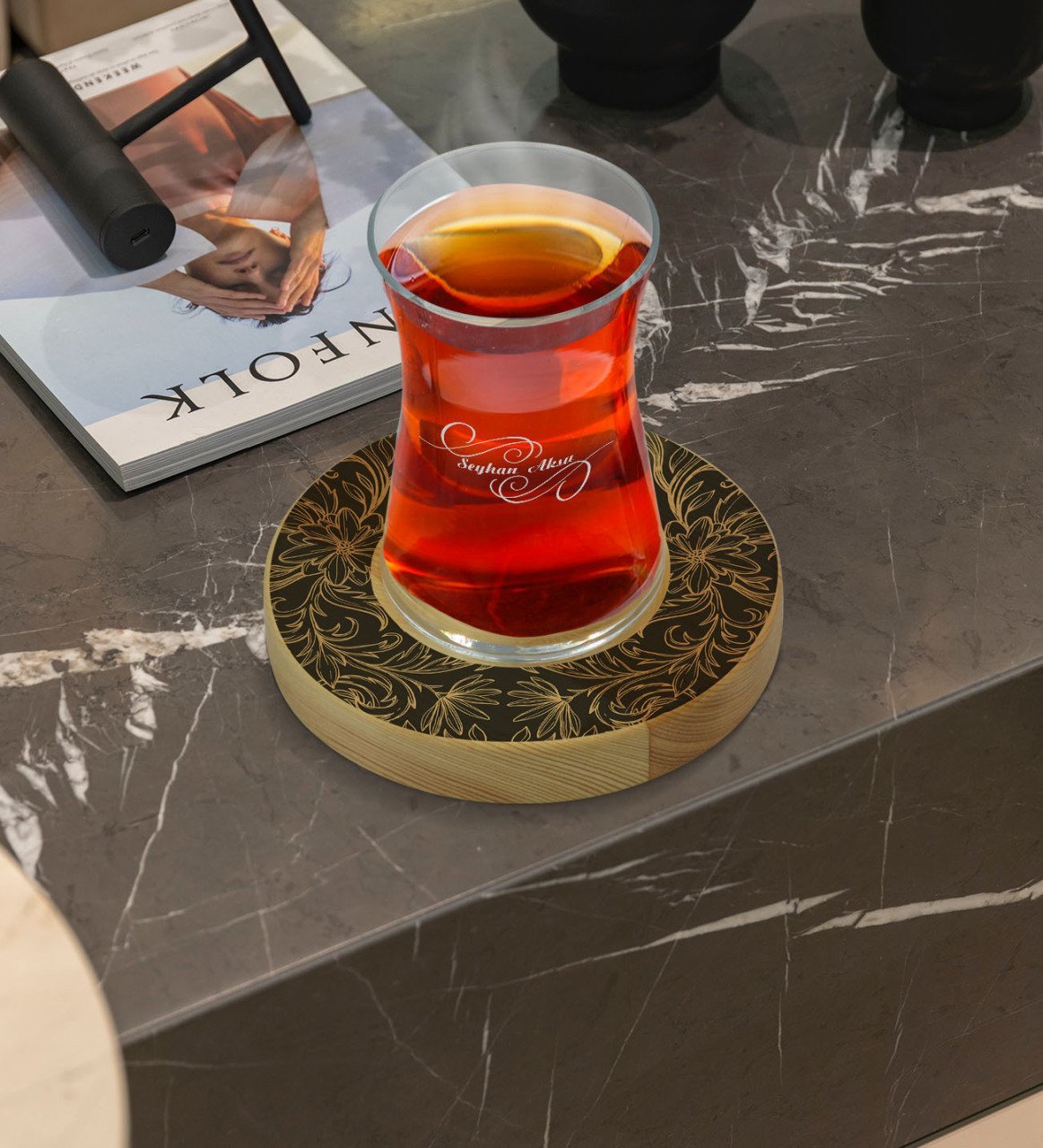 Kişiye Özel Retro Motif Tasarımlı Doğal Ahşap Tabaklı Heybeli Çay Bardağı Model 16