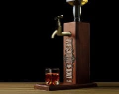 BK Gift Kişiye Özel Kabartma İsimli Musluklu Doğal Ahşap İçki Standı, Home Bar, Viski Çeşmesi, İçecek Dispenseri, Ahşap İçecek Çeşmesi