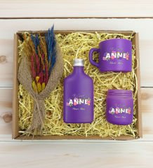 BK Gift Kişiye Özel İsimli DTF Anne Temalı Mor Kahve Fincanı & Kolonya & Mum & El Yapımı Kuru Çiçek Buketi Hediye Seti-3, Anneye Hediye, Anneler Günü Hediyesi