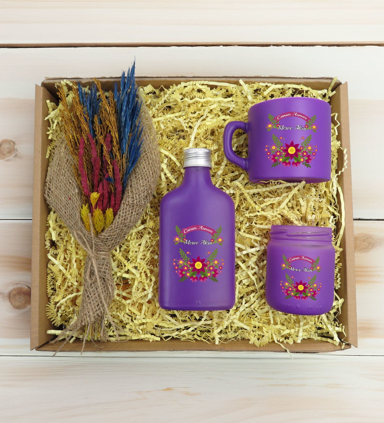 BK Gift Kişiye Özel İsimli DTF Anne Temalı Mor Kahve Fincanı & Kolonya & Mum & El Yapımı Kuru Çiçek Buketi Hediye Seti-6, Anneye Hediye, Anneler Günü Hediyesi
