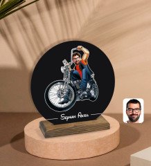 Kişiye Özel Erkek Motorcu Karikatürlü Yuvarlak Ahşap Biblo-5