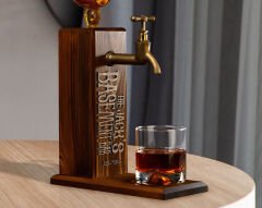 BK Gift Kişiye Özel Kabartma İsimli Musluklu Doğal Ahşap İçki Standı, Home Bar, Viski Çeşmesi, İçecek Dispenseri, Ahşap İçecek Çeşmesi-9