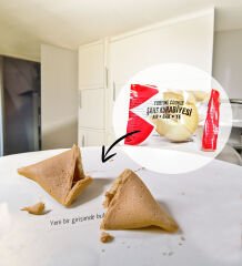 Yılbaşı Hediyesi BK Gift Kişiye Özel Yeni Yıl Tasarımlı Beyaz Kupa Bardak ve Yeni Yıl Dilekleri Şans Kurabiyesi Hediye Seti-5, Sevgiliye Hediye, Arkadaşa Hediye