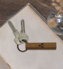 Kişiye Özel Plakalı Mitsubishi Logolu Ahşap Dikdörtgen Bar Anahtarlık Model 1