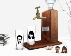 Kişiye Özel Renkli Baskılı Erkek ve Kadın Silüet Tasarımlı İkili Rakı Bardağı ve Ahşap Rakı Standı Hediye Seti-1