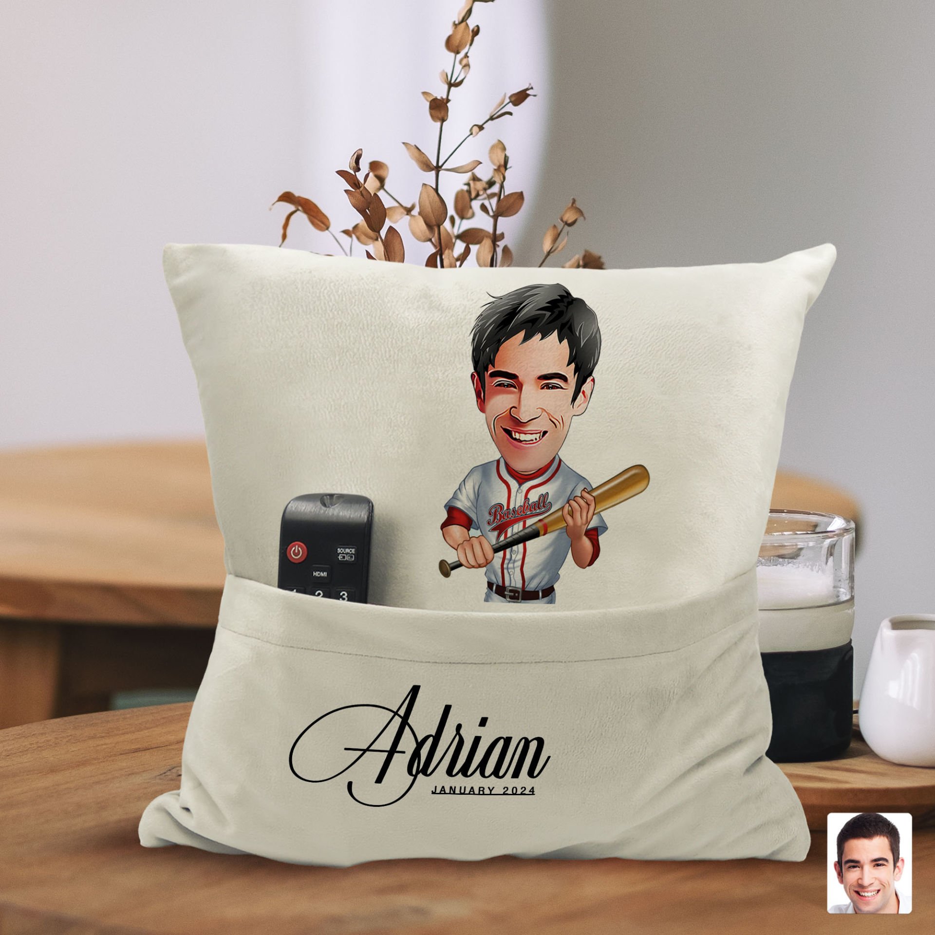 BK Gift Kişiye Özel Beyzbol Karikatür Tasarımlı Organizer Kumanda ve Atıştırmalık Cepli Sarı Kırlent Yastık-1 Arkadaşa Hediye, Cepli Yastık