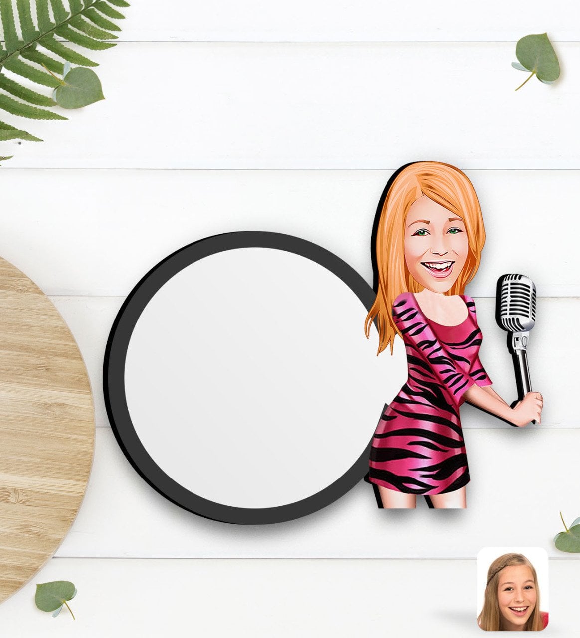 Kişiye Özel Şarkı Söyleyen Kız Karikatürlü Ahşap Bardak Altlığı-2