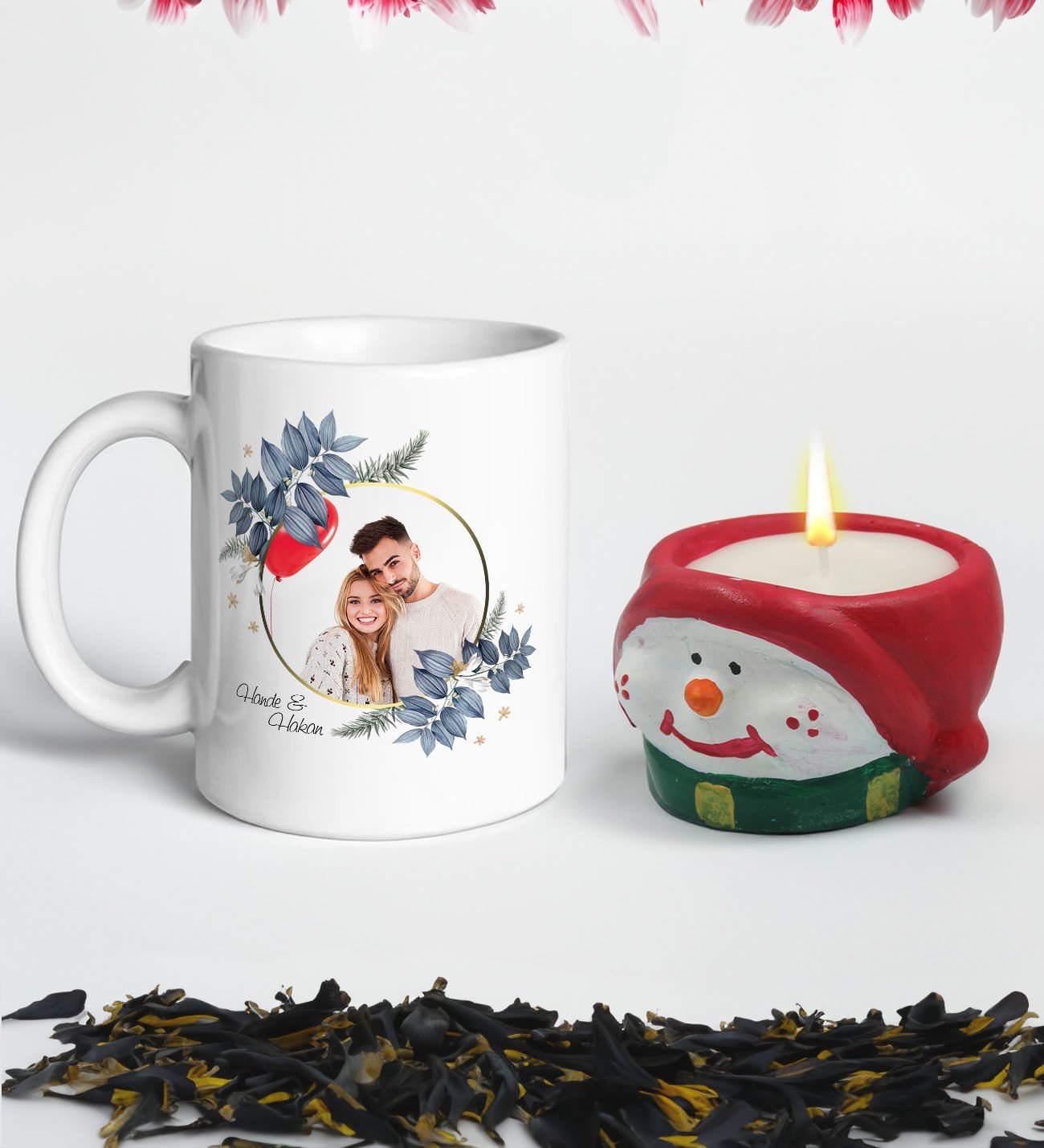 Yılbaşı Hediyesi BK Gift Kişiye Özel İsimli Fotoğraflı Beyaz Kupa Bardak ve El Yapımı Kardan Adam Kokulu Mum Hediye Seti-1, Sevgiliye, Arkadaşa