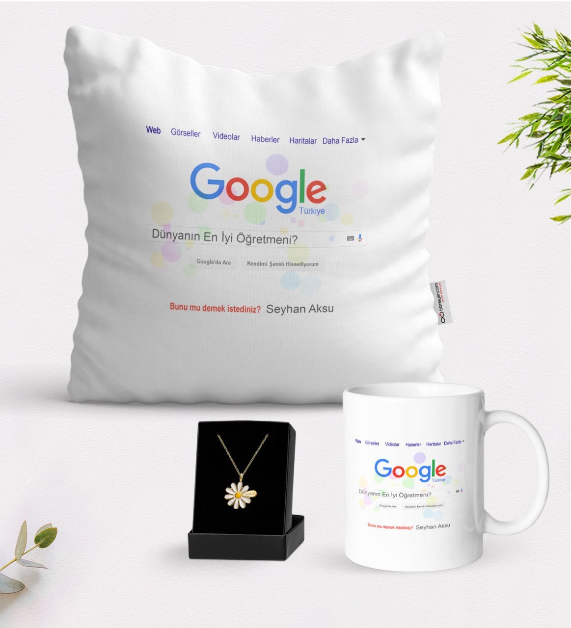Kişiye Özel Google Dünyanın En İyi Öğretmeni Beyaz Kupa Yastık ve İsimli Papatya Kolye Hediye Seti