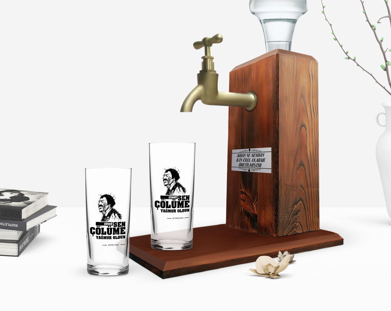 Kişiye Özel Renkli Baskılı Çünkü Sen Çölüme Yağmur Oldun Tasarımlı İkili Rakı Bardağı ve Ahşap Rakı Standı Hediye Seti-9