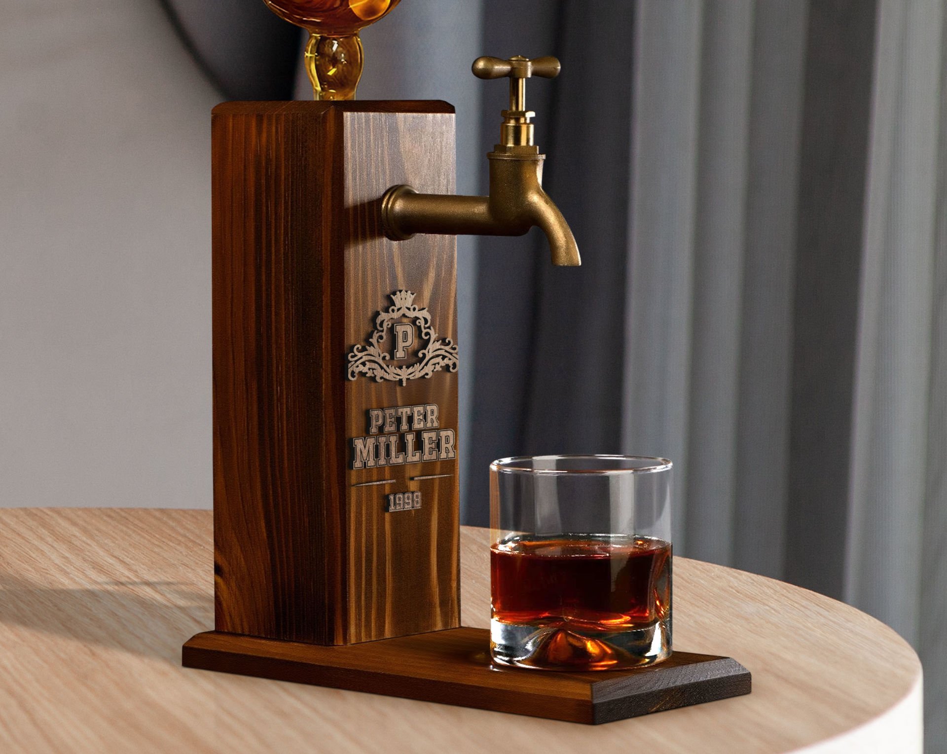 BK Gift Kişiye Özel Kabartma İsimli Musluklu Doğal Ahşap İçki Standı, Home Bar, Viski Çeşmesi, İçecek Dispenseri, Ahşap İçecek Çeşmesi-18