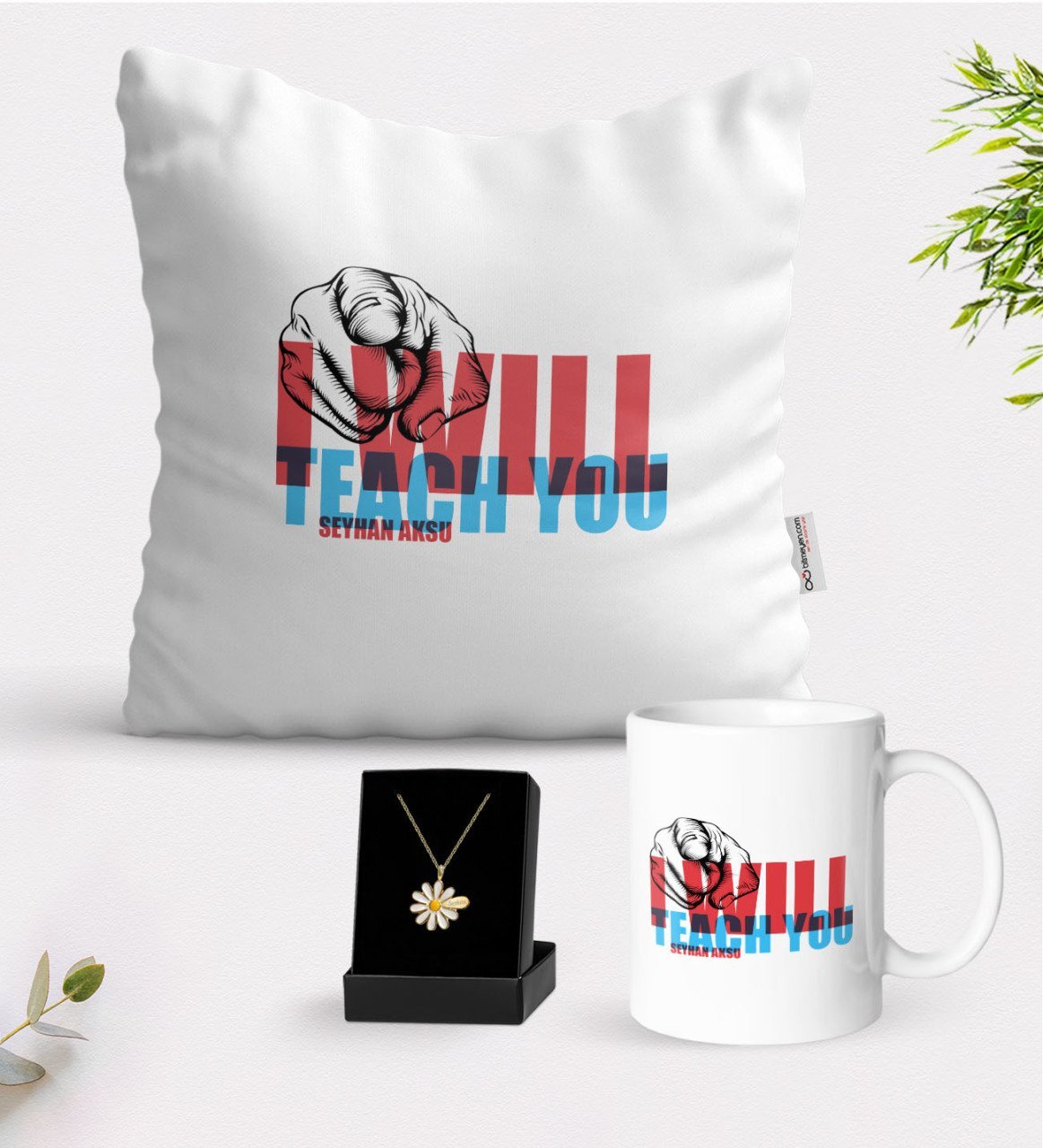 Kişiye Özel İngilizce Öğretmeni Beyaz Kupa Yastık ve İsimli Papatya Kolye Hediye Seti-11
