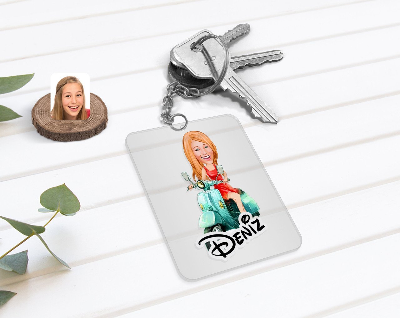Kişiye Özel Kadın Karikatürlü Şeffaf Pleksi Anahtarlık-24