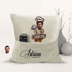 BK Gift Kişiye Özel Chef Karikatür Tasarımlı Organizer Kumanda ve Atıştırmalık Cepli Sarı Kırlent Yastık-12 Arkadaşa Hediye, Cepli Yastık