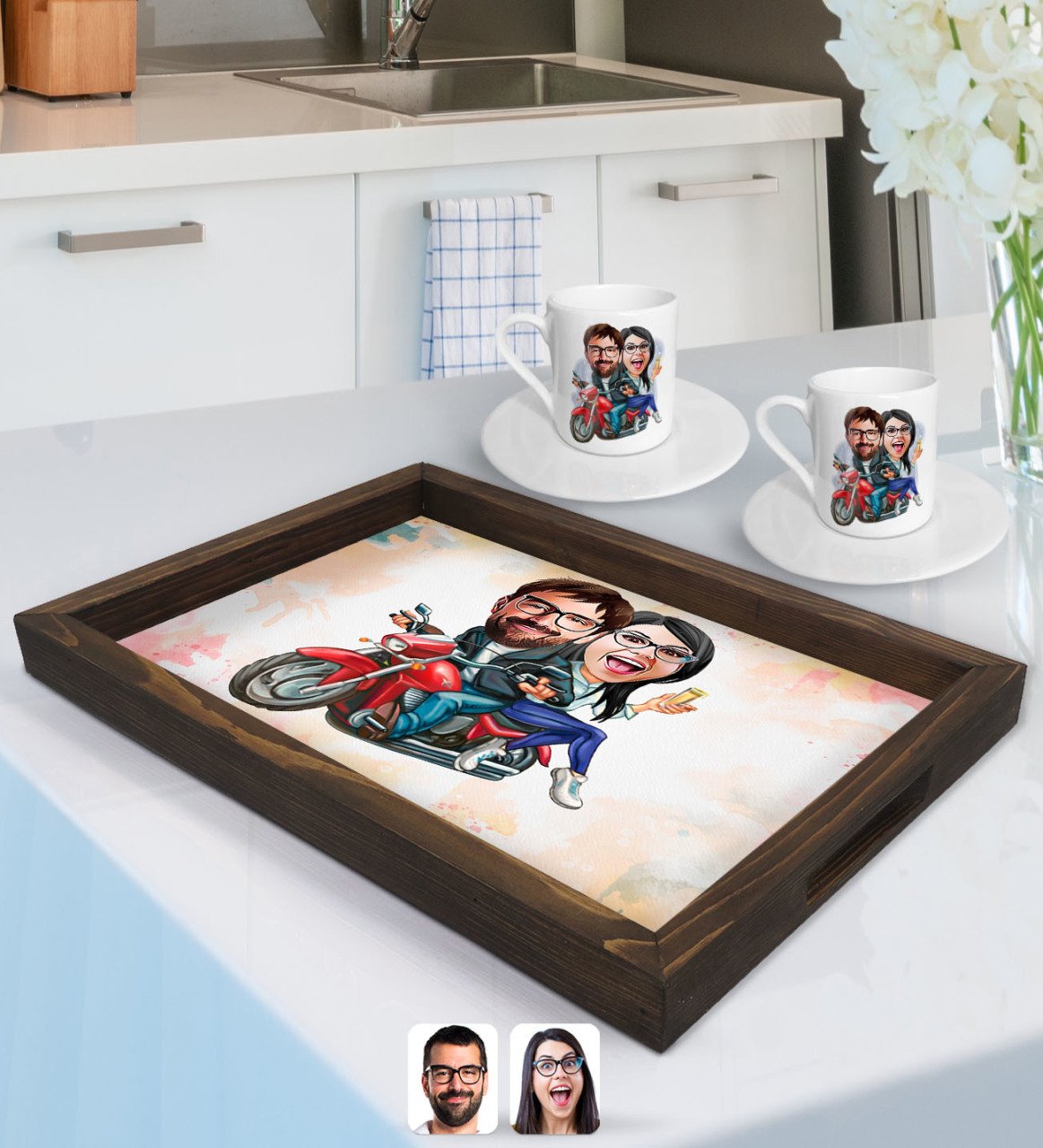Kişiye Özel Sevgililer Karikatürlü Doğal Ahşap Tepsi ve 2’li Kahve Fincan Seti-97