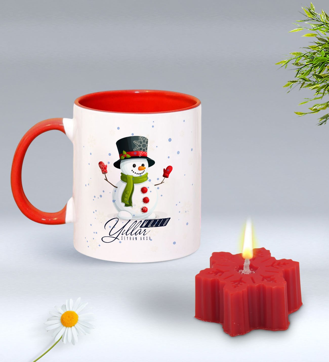 Yılbaşı Hediyesi BK Gift Kişiye Özel Yeni Yıl Tasarımlı Kırmızı Kupa Bardak ve Kırmızı Kar Tanesi Kokulu Mum Hediye Seti-8, Sevgiliye, Arkadaşa Hediye