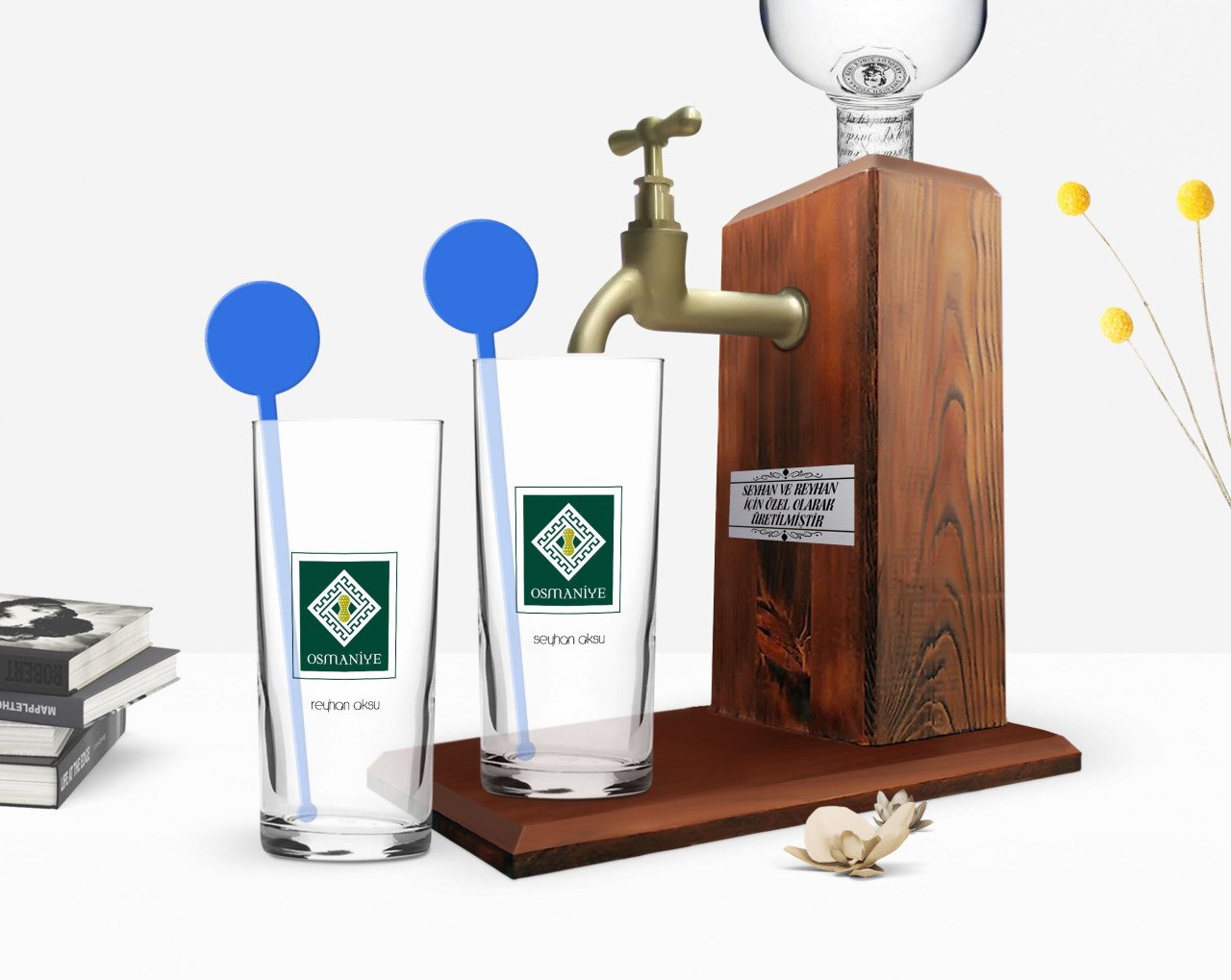 Kişiye Özel Renkli Baskılı Osmaniye Tasarımlı Turistik İkili Vodka Bardağı ve Ahşap Vodka Standı Hediye Seti-1