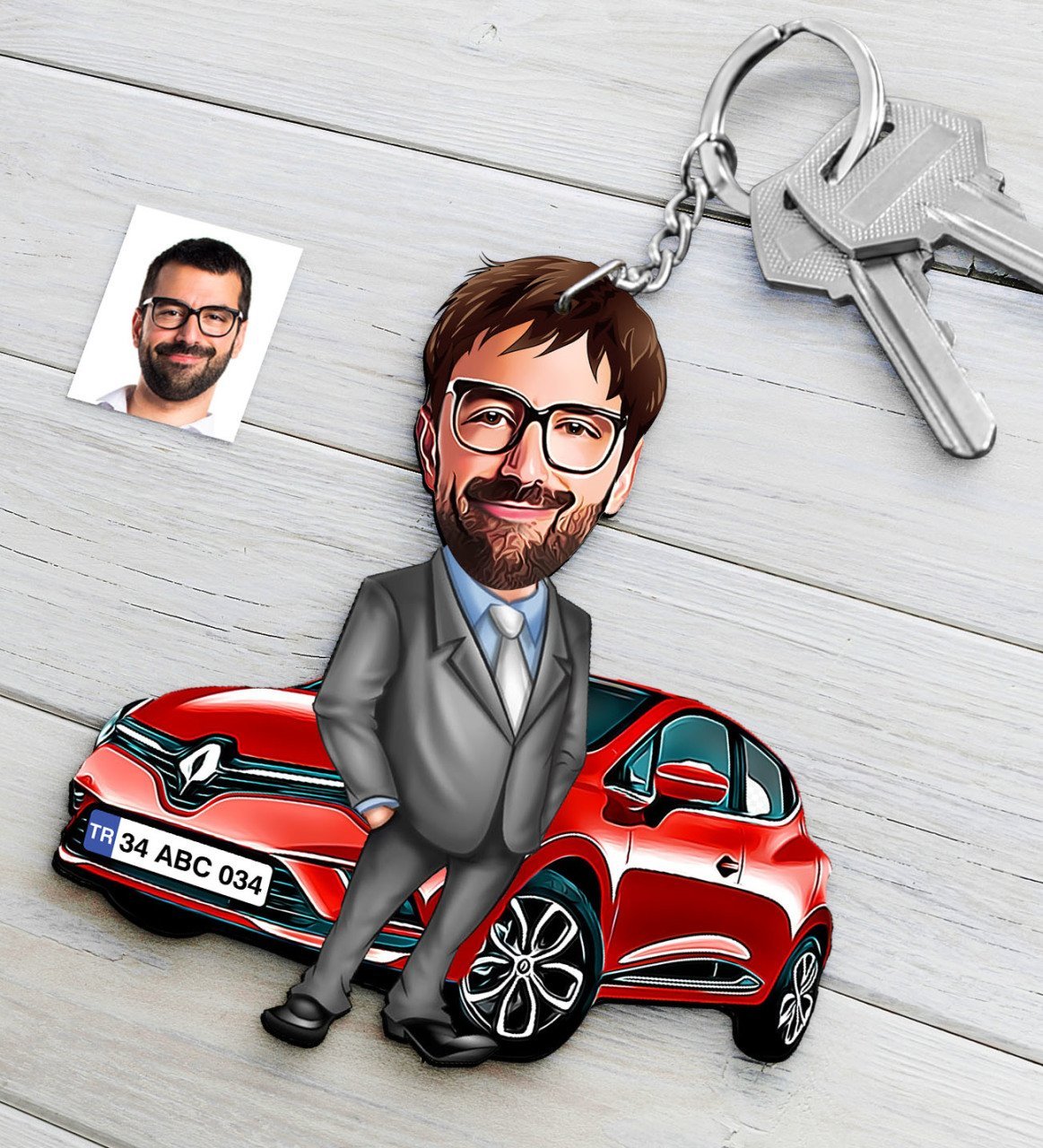 Kişiye Özel Bay Renault Clio Figürlü Plakalı Ahşap Karikatür Anahtarlık-1
