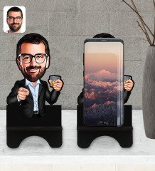 Kişiye Özel Erkek Karikatürlü Ahşap Biblo Telefon Standı-50