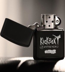 Kişiye Özel Mesleki Kick Box Antrenörü Benzinli Siyah Metal Çakmak