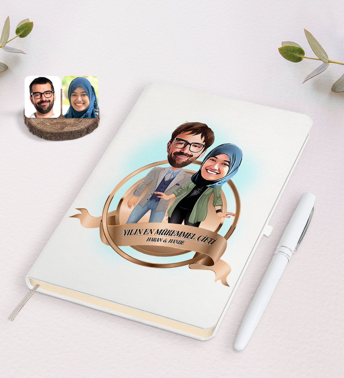 Kişiye Özel Yılın En Mükemmel Çifti Karikatürlü Beyaz Defter ve Kalem Hediye Seti-60