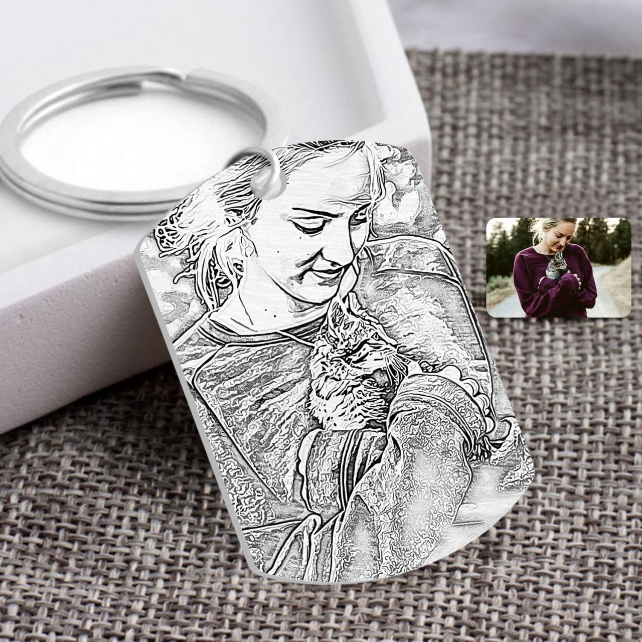 Kişiye Özel Tam Boy Karakalem Kedi ve Kız Karikatürlü Pleksi Anahtarlık-1