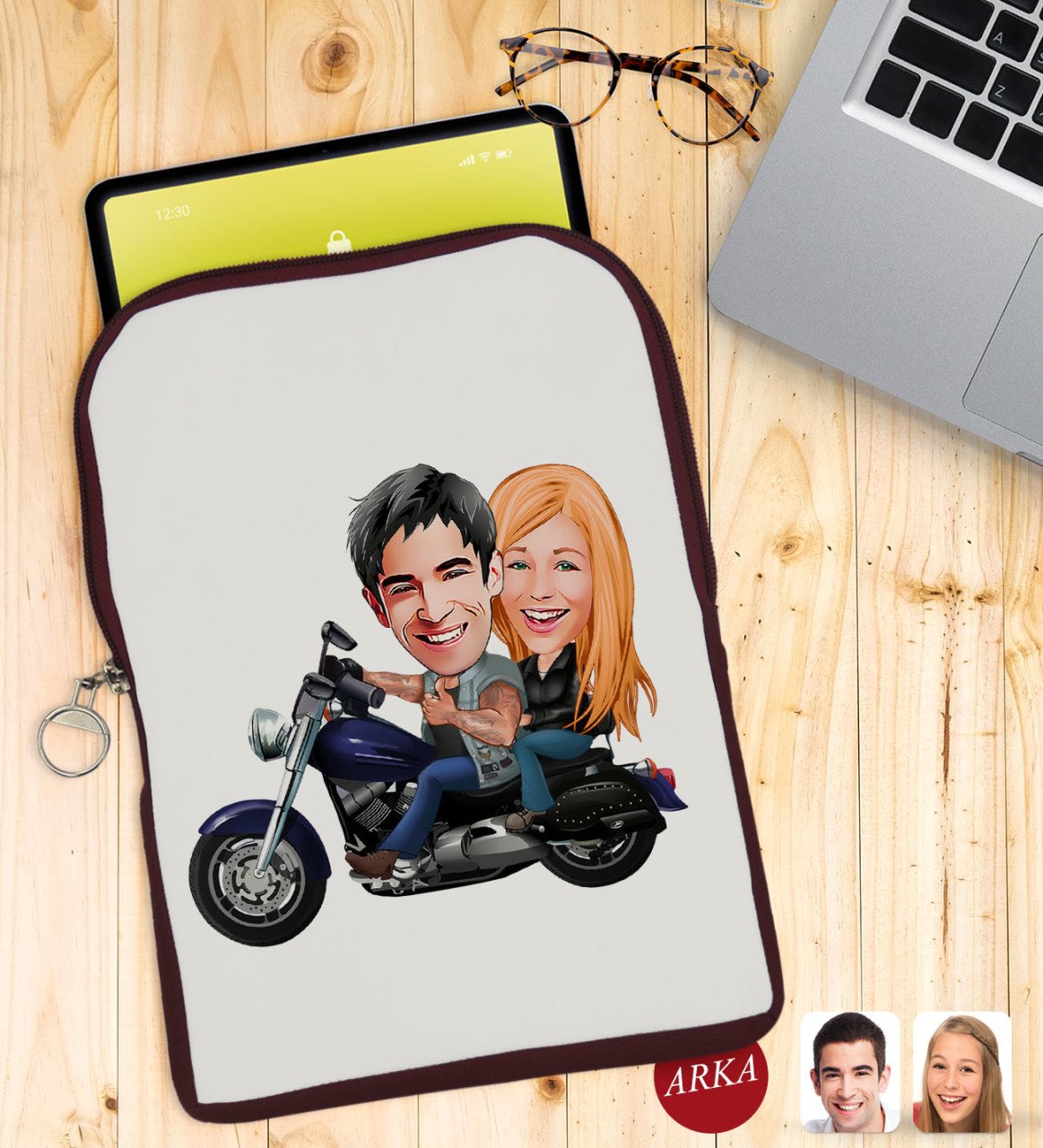 Kişiye Özel Motorcu Sevgililer Karikatürlü Taşınabilir Koruyucu Tablet Kılıfı & Organizer Çanta - Bordo-1