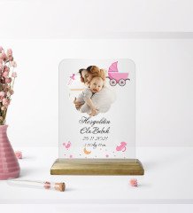 Kişiye Özel Fotoğraflı Hoşgeldin Bebek Tasarımlı Ahşap Standlı Çerçeve Pembe-1