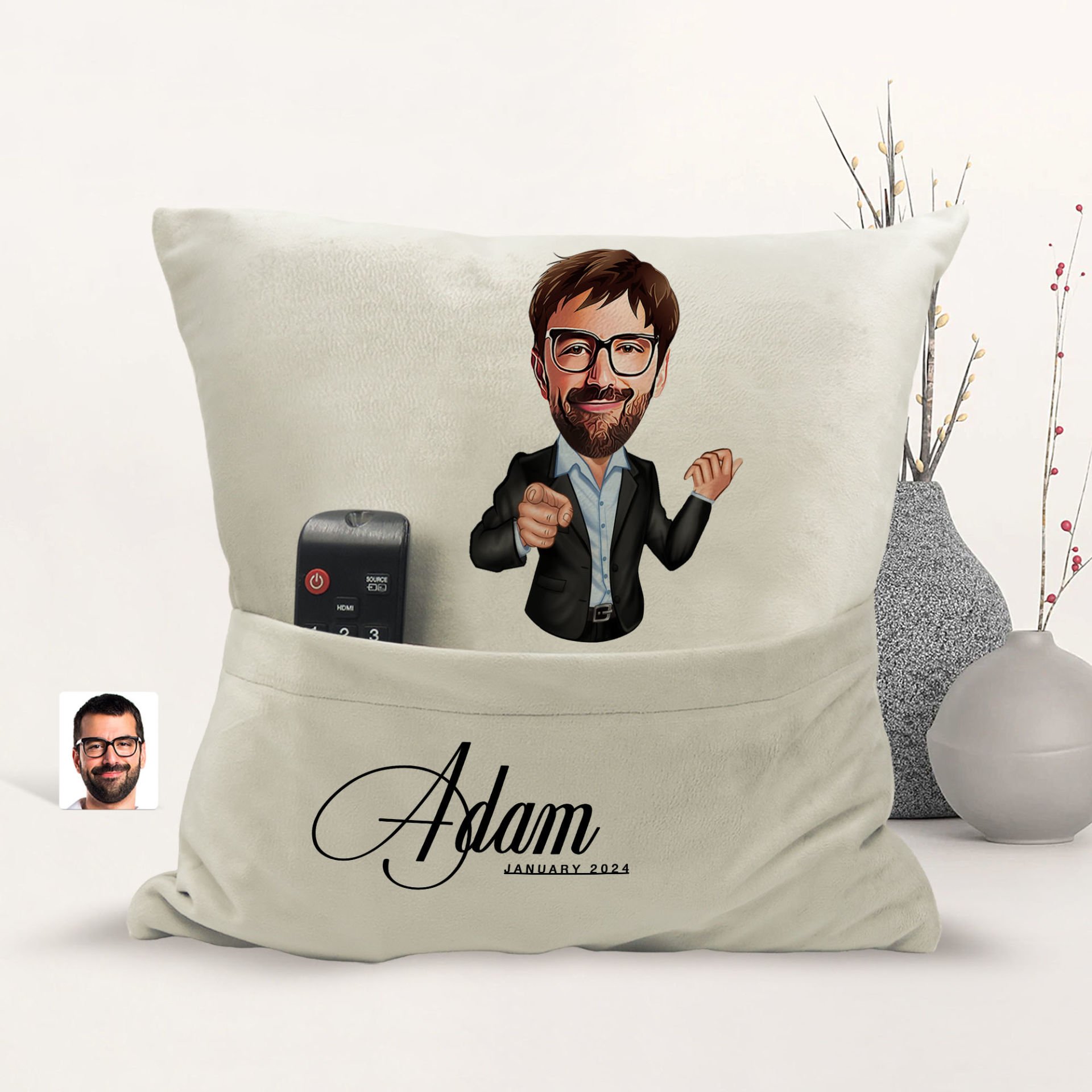 BK Gift Kişiye Özel Erkek Karikatür Tasarımlı Organizer Kumanda ve Atıştırmalık Cepli Sarı Kırlent Yastık-1 Arkadaşa Hediye, Cepli Yastık
