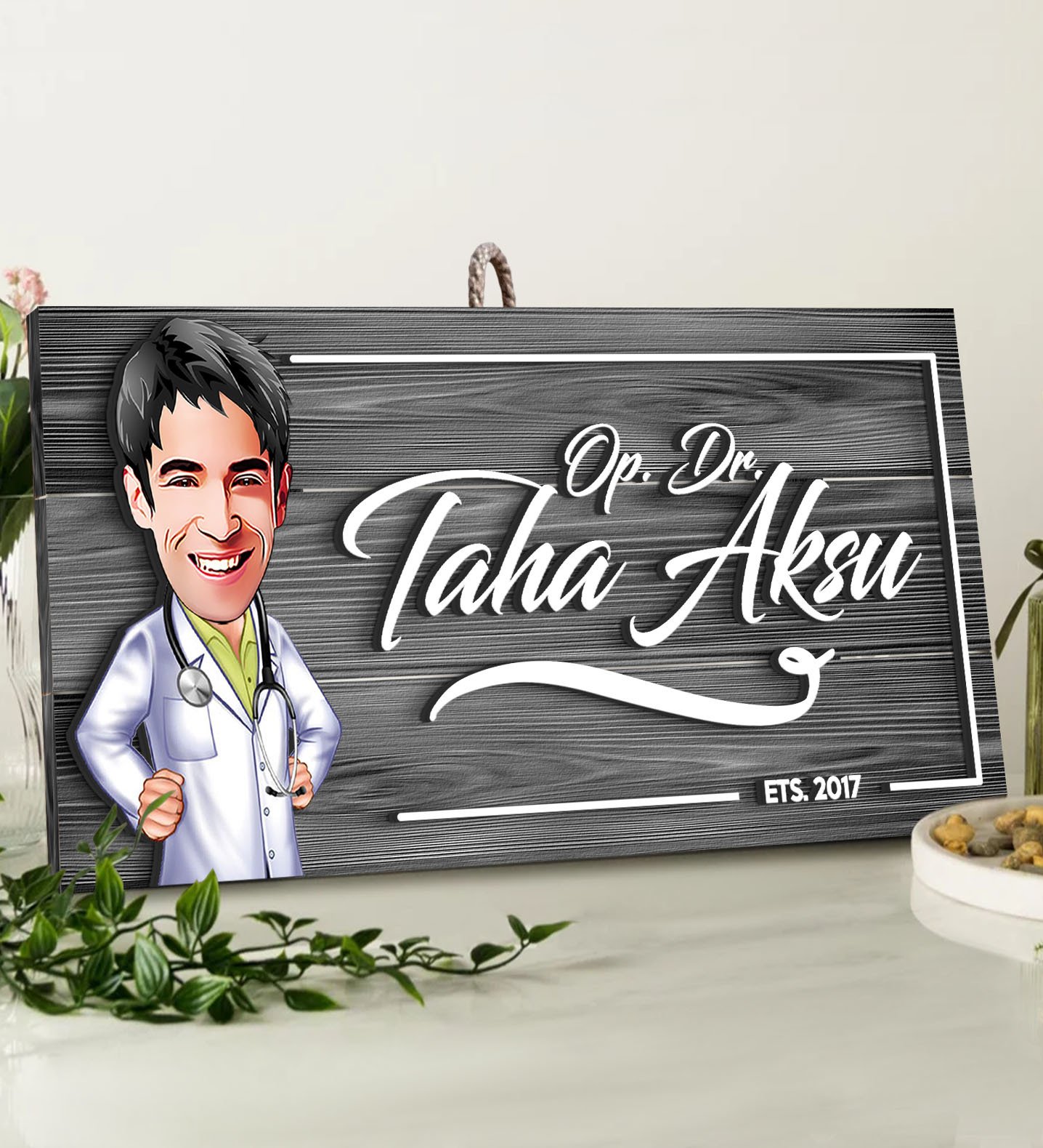 BK Gift Kişiye Özel Doktor Karikatürlü Gri Dekoratif Ahşap Tabela-2