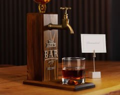 BK Gift Kişiye Özel Kabartma İsimli Musluklu Doğal Ahşap İçki Standı, Home Bar, Viski Çeşmesi, İçecek Dispenseri, Ahşap İçecek Çeşmesi-26
