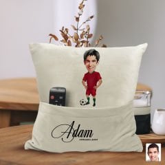 BK Gift Kişiye Özel Futbolcu Karikatür Tasarımlı Organizer Kumanda ve Atıştırmalık Cepli Sarı Kırlent Yastık-12 Arkadaşa Hediye, Cepli Yastık