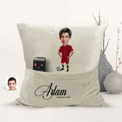 BK Gift Kişiye Özel Futbolcu Karikatür Tasarımlı Organizer Kumanda ve Atıştırmalık Cepli Sarı Kırlent Yastık-12 Arkadaşa Hediye, Cepli Yastık