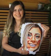 Kişiye Özel Kafa Karikatürlü Beyaz Yastık-1