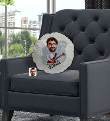 Kişiye Özel İsimli Erkek Gitarist Karikatürlü Yuvarlak Dekoratif Kırlent Yastık-2